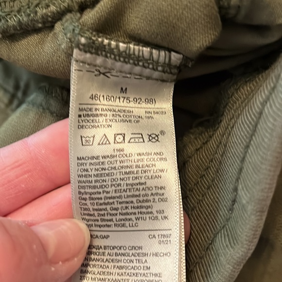 Gap Khaki Shorts Medium - Picture 3 of 4
